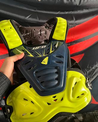 Pettorina, casco  , stivali motocross