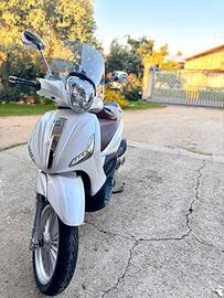Beverly 300