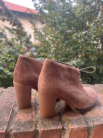 Stivaletti stringati alti Bata n.37