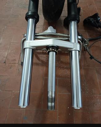 Forcella e impianto frenante tmax yamaha 530