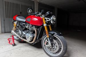 Triumph truxton 