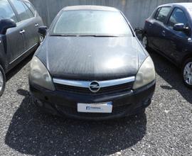 OPEL Astra III 2004 GTC - Astra GTC 1.3 cdt U70110