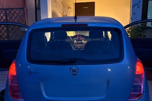 Lancia y