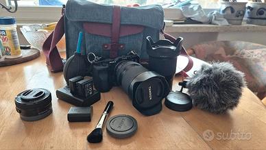 Sony ZVE-10 con 3 obiettivi e accessori inclusi
