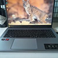 PC portatile Acer con monitor da 15.6 pollici 