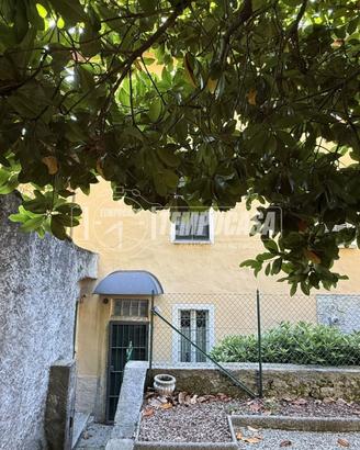 Verbania - Oggebbio, palazzo d'epoca ristrutturato