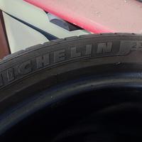 gomme  235/45 R20