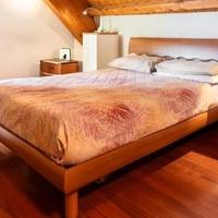 letto matrimoniale in legno colore ciliegio