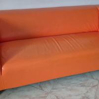 divano in simil pelle ikea