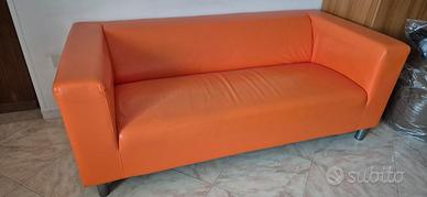 divano in simil pelle ikea