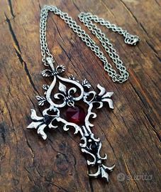 Collana con CROCE e RUBINO a CUORE Stile Goth Dark