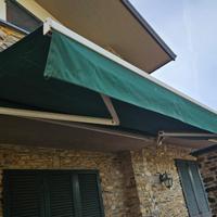 Tenda in tessuto verde elettrica