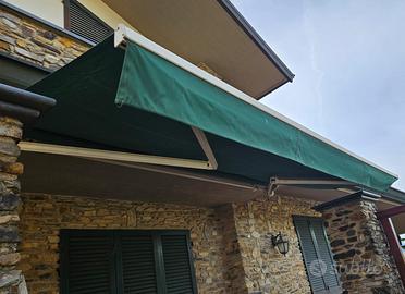 Tenda in tessuto verde elettrica