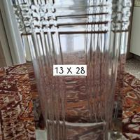 Vaso in cristallo pregiato, pesante e spesso.