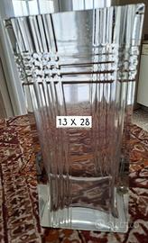 Vaso in cristallo pregiato, pesante e spesso.