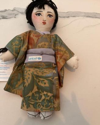Pigotta UNICEF con Kimono