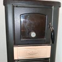Stufa a legna a colonna  con forno