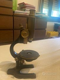 Microscopio vintage collezione Koritska Milano