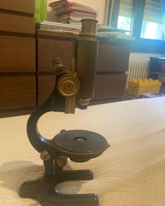 Microscopio vintage collezione Koritska Milano