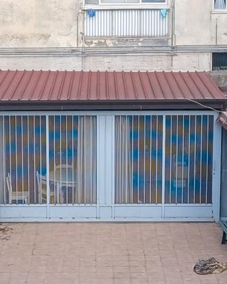 Cancello in ferro basculante  grigio , come in fot