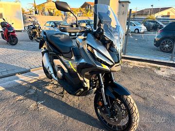 Honda X-ADV 750-2024