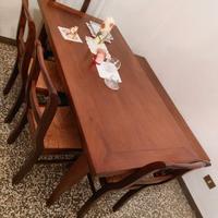 Tavolo allungabile   85x165 chiuso , con quattro s