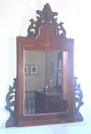 Specchiera antica da parete in legno intagliato