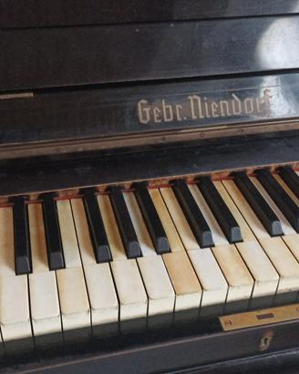 Pianoforte vert Gebr. Niendorf - piano vintage