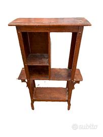 Mobile antico in legno