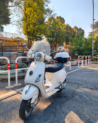 Vespa 150 LX km 38.000 anno 2011