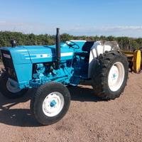 Trattore Ford 4100 con Fresa