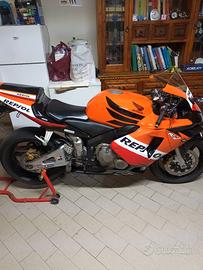 moto sportiva
