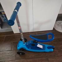 scooter monopattino tre ruote con seduta