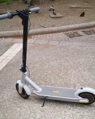 monopattino ninebot g30LE