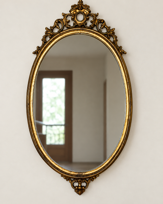 Specchio, candelabri, orologio, piatti e servomuto