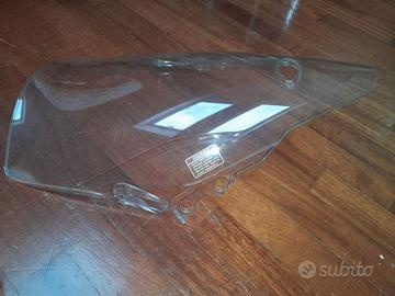 Parabrezza originale KYMCO DOWNTOWN 350. Perfetto.