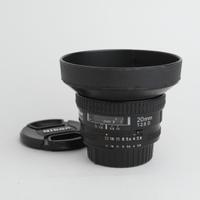 Nikon AFD Nikkor 20/2,8 + paraluce originale
