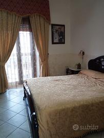 tende,copriletto,centrini,ecc color oro