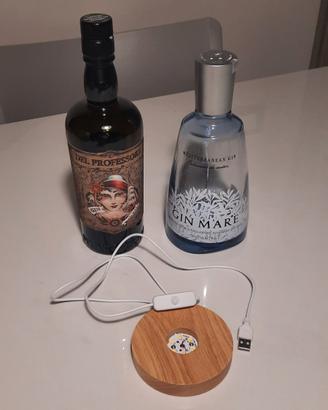 Base LED con bottiglie di Gin 15€/UNA