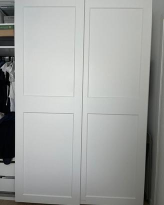 Armadio IKEA PAX bianco con ante scorrevoli