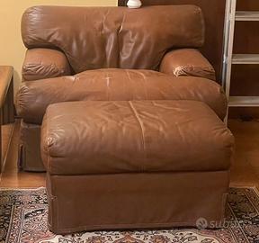 Poltrona e pouf  in pelle Frau