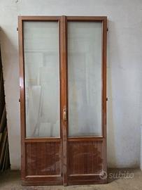 Finestrone a due ante in legno massello