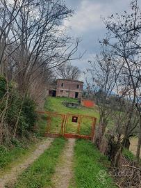 Masseria con annessi terreni in Scafa (PE)