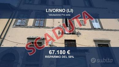 Immobile in asta di 201 m² con più di 5 locali a L