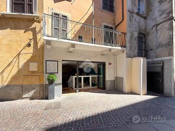 NEGOZIO A SALÒ