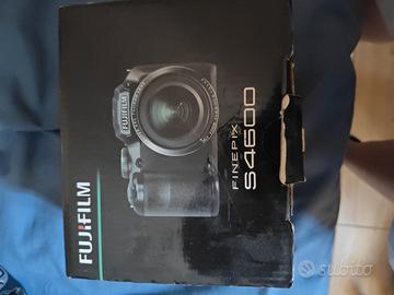 FujiFilm S4600