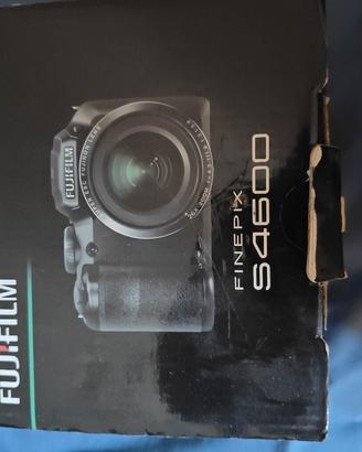 FujiFilm S4600