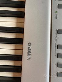 Pianola YAMAHA DGX640