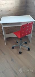 Scrivania e sedia con rotelle per bambini