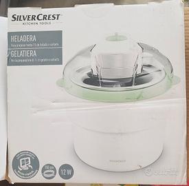 Gelatiera per gli amanti del gelato fatto in casa 